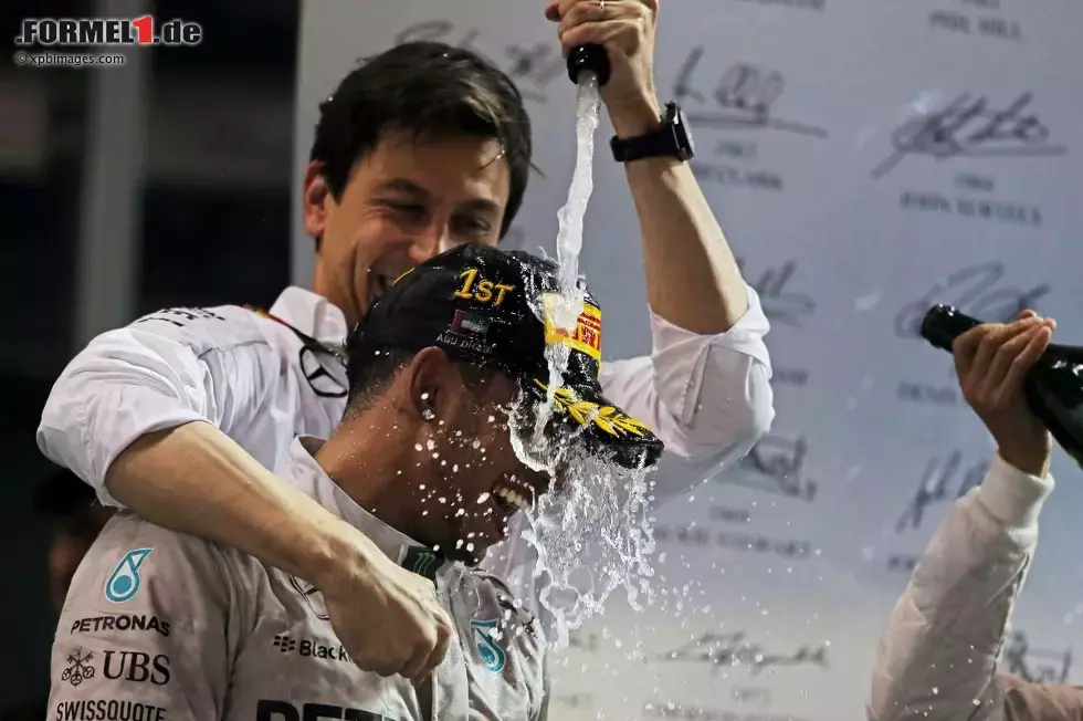 Foto zur News: Lewis Hamilton (Mercedes) und Toto Wolff