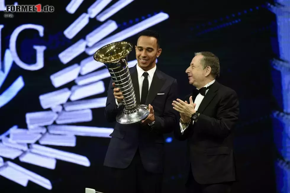 Foto zur News: Lewis Hamilton (Mercedes) und Jean Todt (FIA-Präsident)