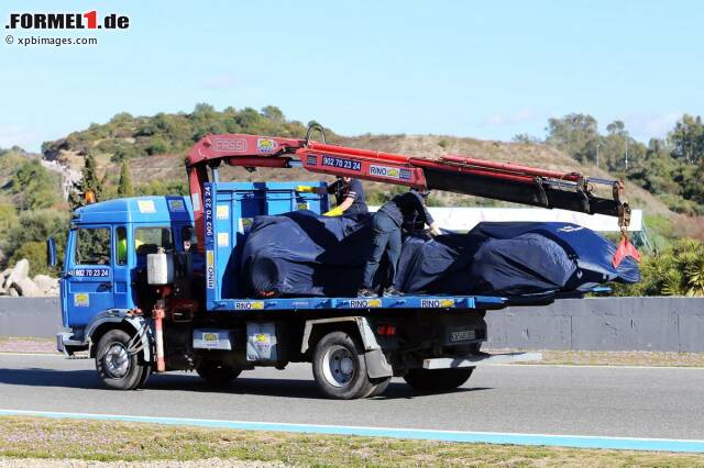 Foto zur News: Probleme gab es für Carlos Sainz jun.: Für den neuen Toro-Rosso-Piloten gab es nach einem Defekt eine Stunde vor Ende die einzige rote Flagge des Tages. Der Spanier schaffte 46 Runden und Platz sechs.