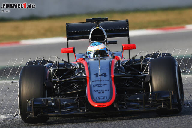 Foto zur News: Aero-Messungen auch bei McLaren. Man könnte glatt meinen, Fernando Alonso hätte einen Zaun mitgenommen.