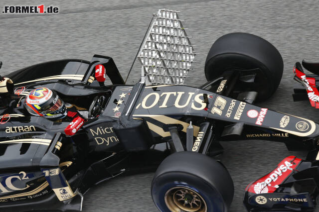 Foto zur News: Auch heute wieder in Barcelona zu sehen: Die teilweise bizarr aussehenden Aero-Sonden, wie hier am Lotus von Pastor Maldonado. Ohne das Gestell fährt der Venezolaner die schnellste Zeit des Tages.