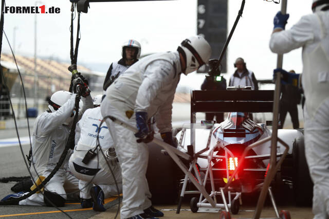 Foto zur News: Ohnehin hatten die Mechaniker am Samstag viel zu tun, denn Williams übt (wie Red Bull) fleißig Boxenstopps.