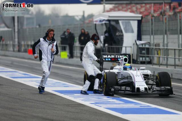 Foto zur News: Weniger gravierend sind die Probleme von Williams, auch wenn die Mechaniker dem in der Boxengasse gestrandeten Felipe Massa zu Hilfe eilen müssen.