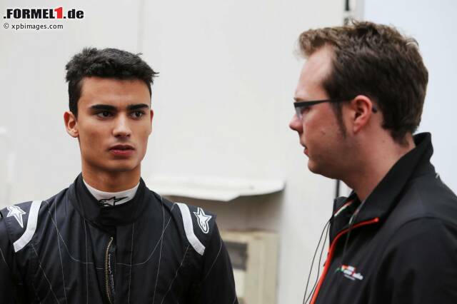 Foto zur News: Pascal Wehrlein war heute wieder für Force India im Einsatz, wo der Mercedes-Entwicklungsfahrer übrigens einen neutral-schwarzen Rennanzug fährt.