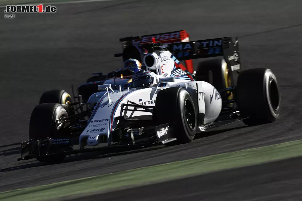 Foto zur News: Valtteri Bottas (Williams) und Carlos Sainz jun. (Toro Rosso)