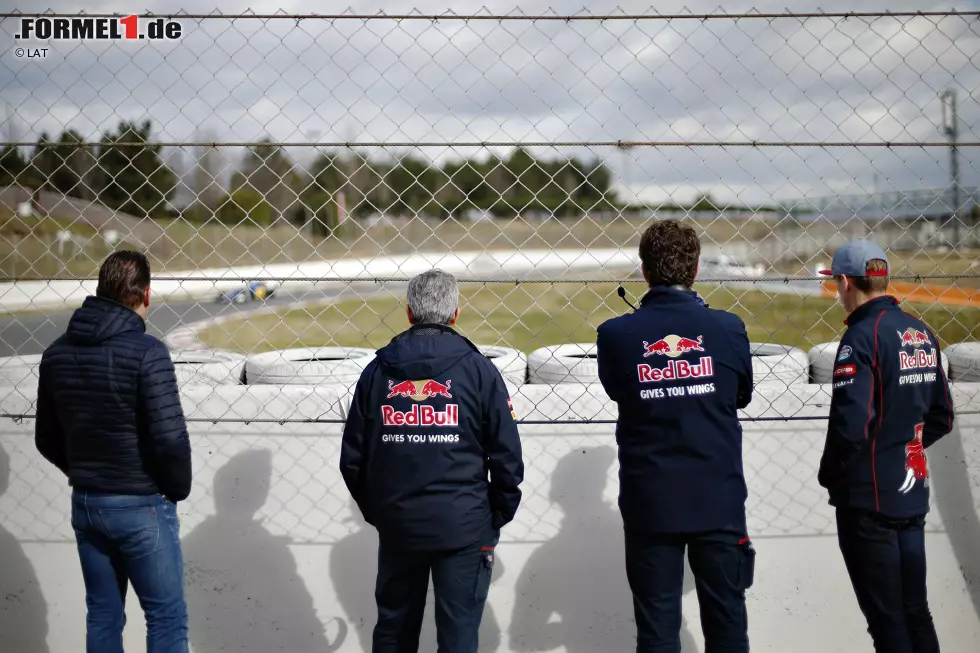 Foto zur News: Max Verstappen (Toro Rosso), Jos Verstappen und Marcus Ericsson (Sauber)