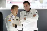 Foto zur News: Kevin Magnussen und Eric Boullier