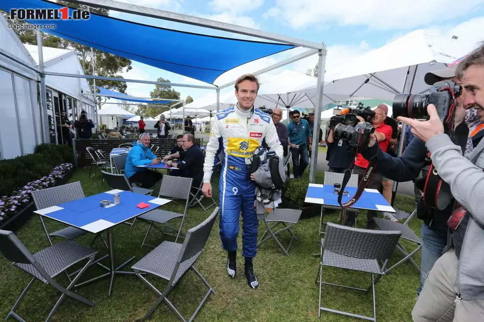 Foto zur News: Giedo van der Garde in der Rennkluft von Marcus Ericsson (Sauber)