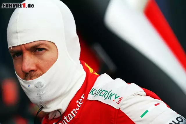 Foto zur News: Volle Konzentration: Sebastian Vettel belegte in seinem ersten Qualifying für Ferrari den vierten Rang, war um 1,430 Sekunden allerdings klar gebügelt worden