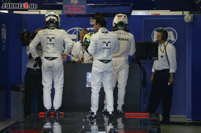 Foto zur News: Lewis Hamilton Valtteri Bottas Felipe Massa (Mercedes AMG Petronas Formula One Team) (Williams Martini Racing)