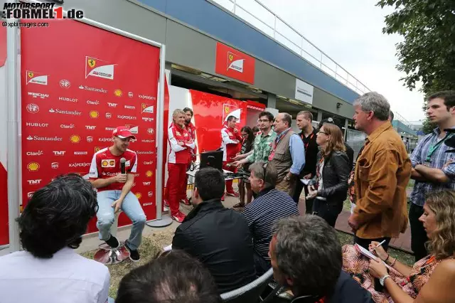 Foto zur News: Sebastian Vettel (Scuderia Ferrari)