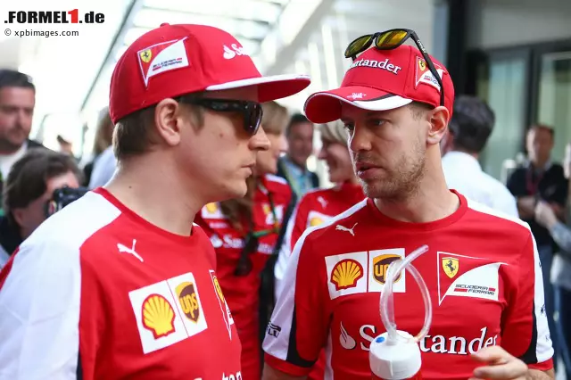 Foto zur News: Sebastian Vettel und Kimi Räikkönen (Scuderia Ferrari)