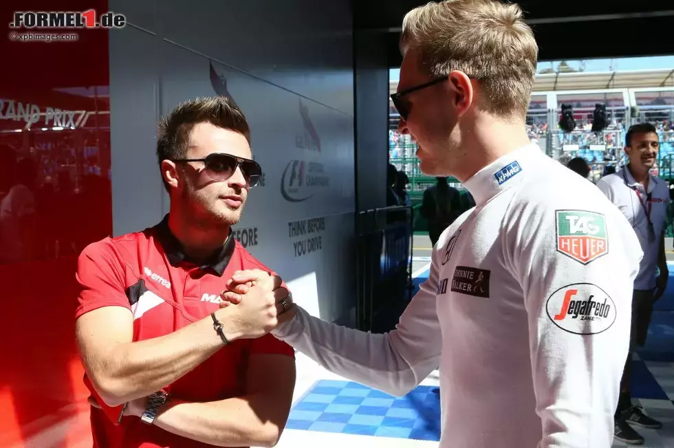 Foto zur News: Will Stevens (Manor Marussia) und Kevin Magnussen