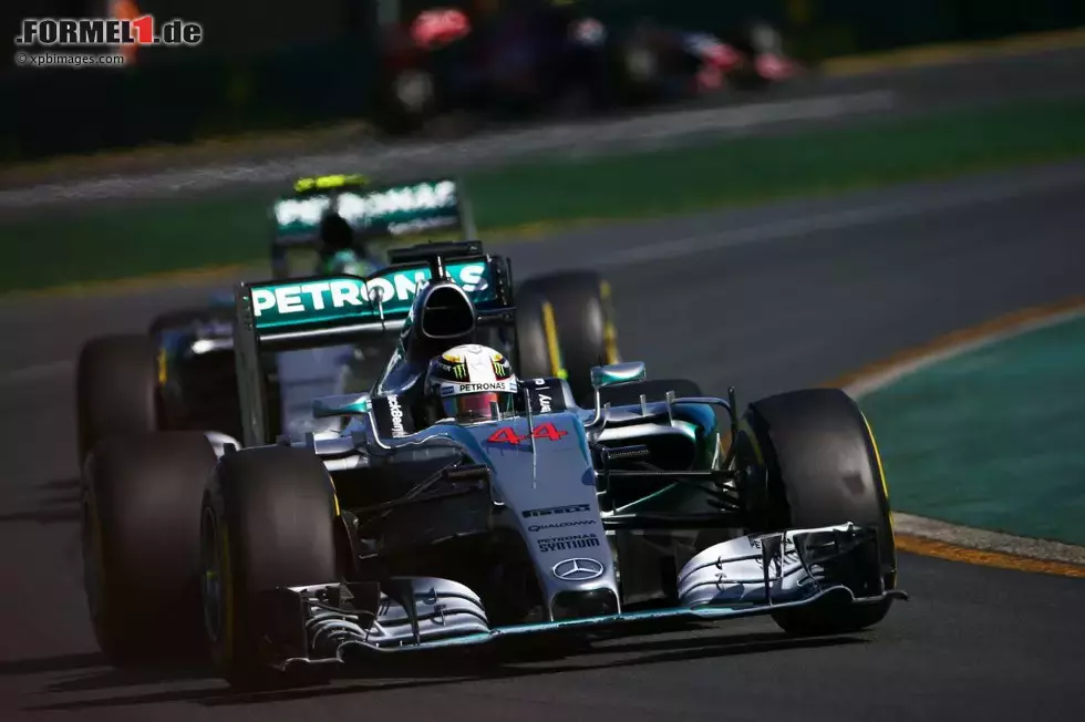 Foto zur News: Lewis Hamilton (Mercedes) und Nico Rosberg (Mercedes)