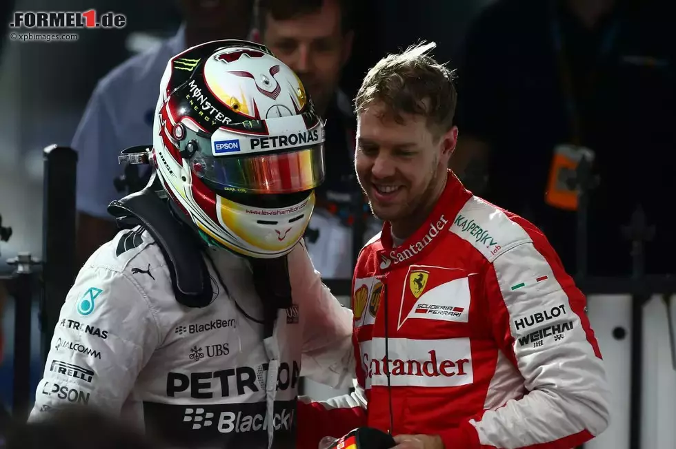 Foto zur News: Lewis Hamilton (Mercedes) und Sebastian Vettel (Ferrari)