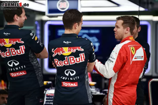 Foto zur News: Sebastian Vettel (Scuderia Ferrari) zu Besuch bei seinem alten Team Red Bull Racing