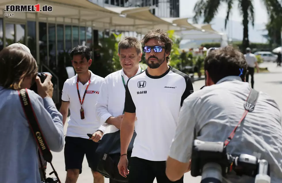 Foto zur News: Fernando Alonso (McLaren)