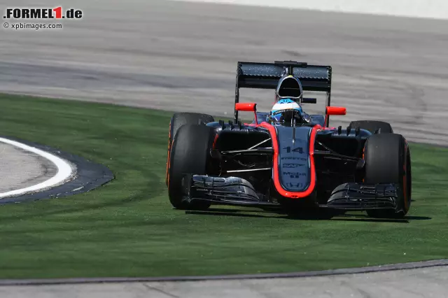 Foto zur News: Fernando Alonso tat sich bei seiner Rückkehr ins Cockpit schwer: Position 16 und 2,716 Sekunden Rückstand - allerdings vor seinem Teamkollegen