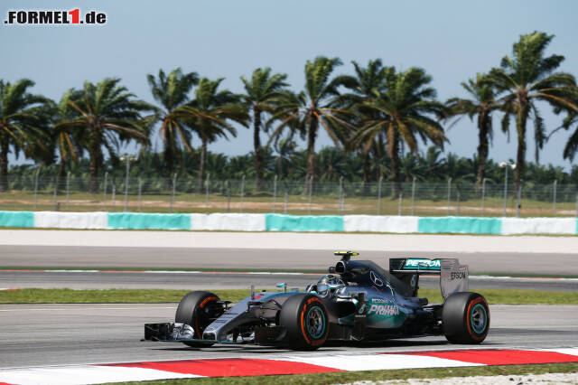 Foto zur News: Nico Rosberg belegte mit 0,428 Sekunden Abstand Rückstand den dritten Rang. Der Deutsche fuhr seine Bestzeit im Gegensatz zu Hamilton auf der härteren Reifenmischung