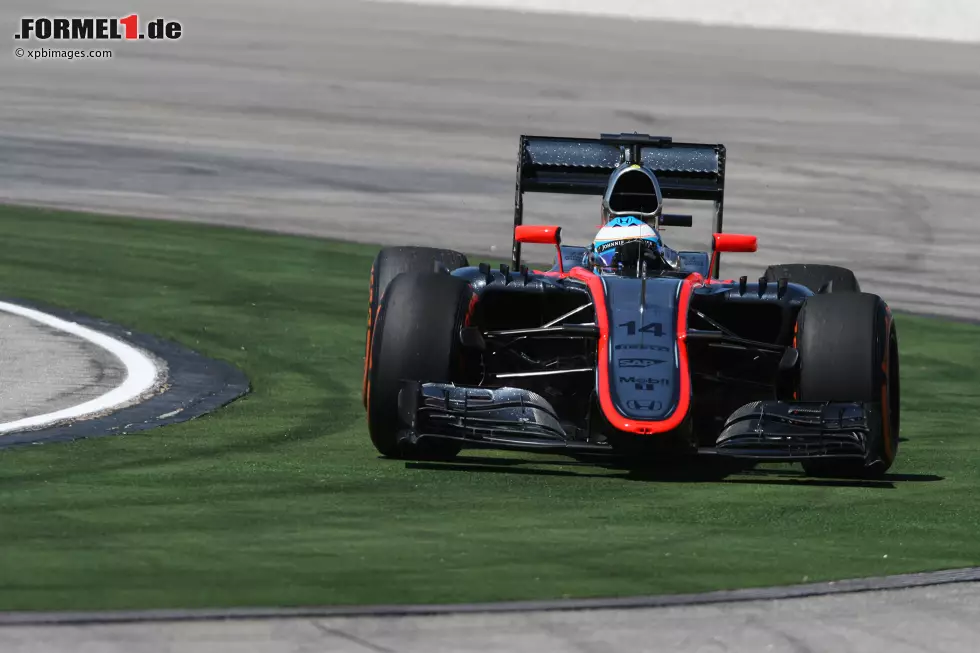 Foto zur News: Fernando Alonso (McLaren) aud Abwegen