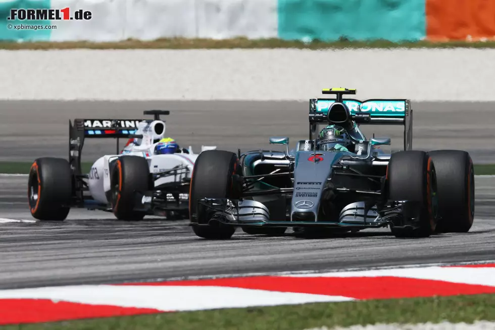 Foto zur News: Nico Rosberg (Mercedes) und Felipe Massa (Williams)