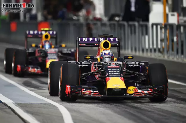 Foto zur News: Daniel Ricciardo Daniil Kwjat (Infiniti Red Bull Racing)