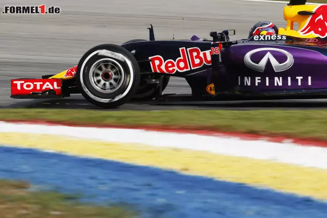 Foto zur News: Daniil Kwjat (Infiniti Red Bull Racing)