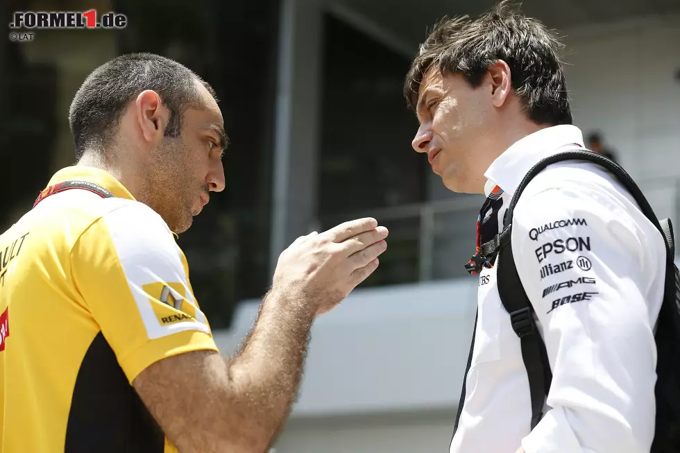 Foto zur News: Cyril Abiteboul und Toto Wolff