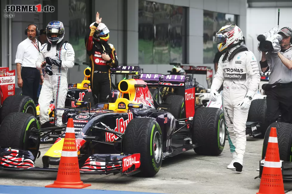 Foto zur News: Lewis Hamilton (Mercedes), Valtteri Bottas (Williams) und Romain Grosjean (Lotus)