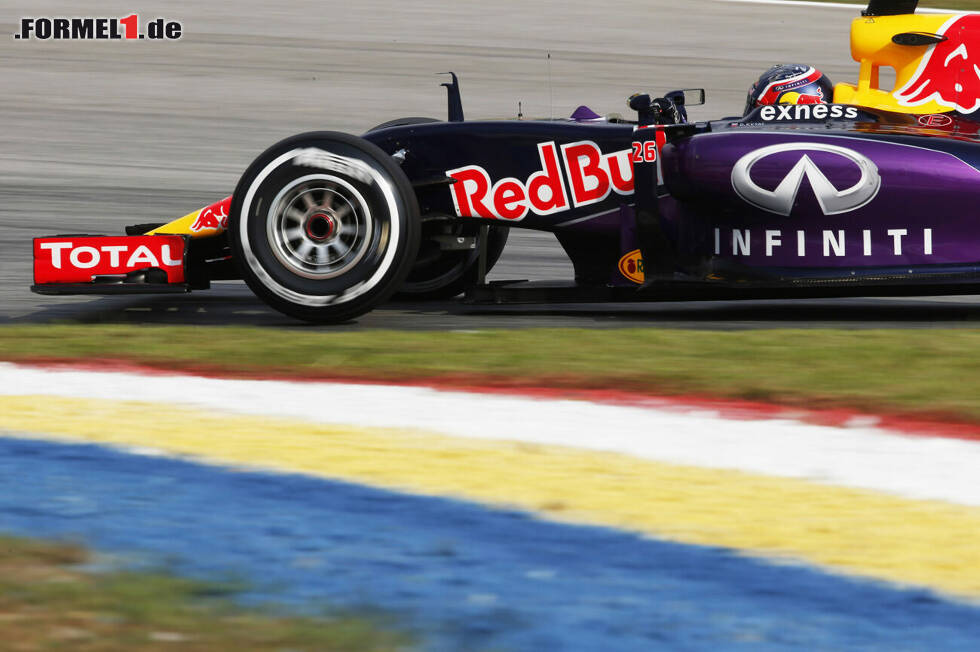 Foto zur News: Daniil Kwjat (Infiniti Red Bull Racing)
