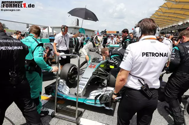 Foto zur News: Lewis Hamilton (Mercedes AMG Petronas Formula One Team)