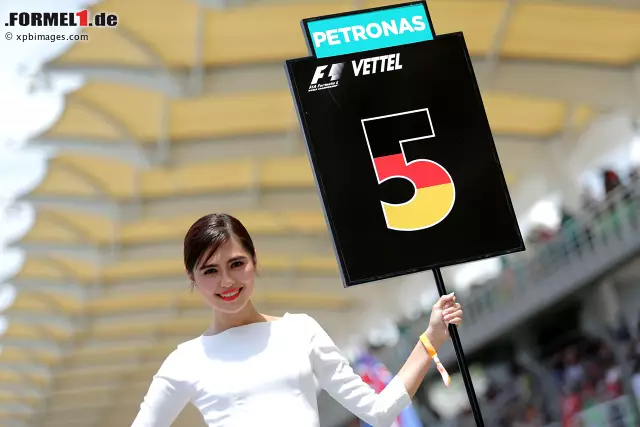 Foto zur News: Sebastian Vettels Gridgirl