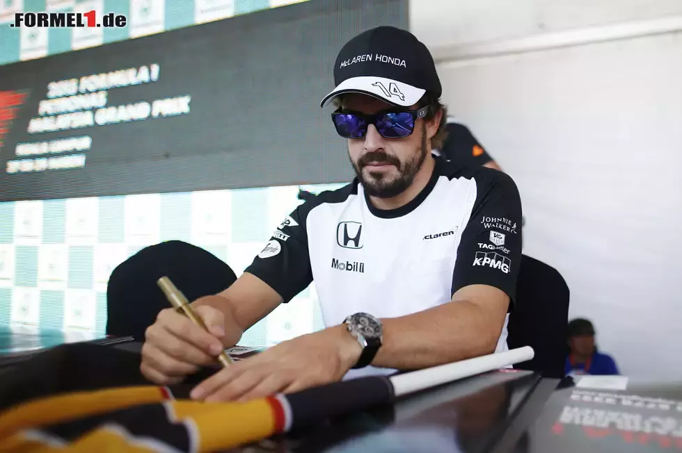 Foto zur News: Fernando Alonso (McLaren Honda)