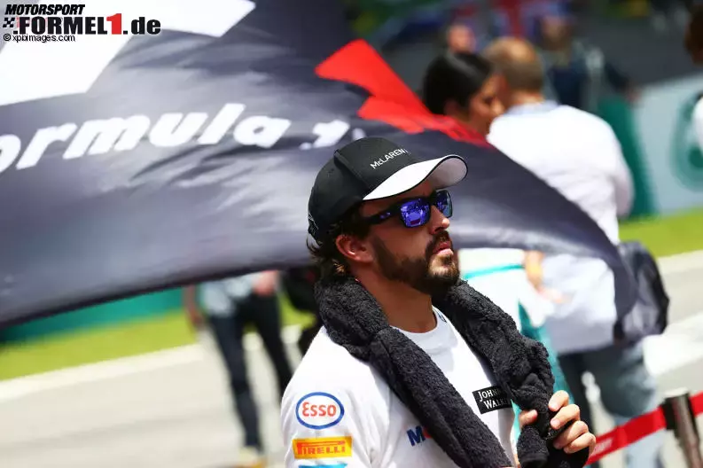 Foto zur News: Fernando Alonso (McLaren Honda)