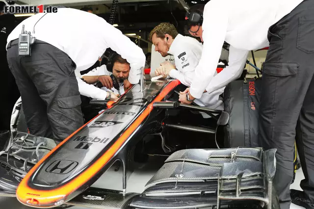 Foto zur News: ...Jenson Button. Der Brite in den Top 10, das war eine echte Überraschung, denn McLaren-Honda scheint einen Sprung nach vorn gemacht zu haben. Auch wenn 2,056 Sekunden Rückstand natürlich nach wie vor viel sind