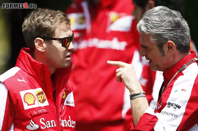 Foto zur News: Sebastian Vettel und Maurizio Arrivabene (Scuderia Ferrari)