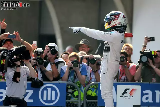 Foto zur News: Lewis Hamilton (Mercedes AMG Petronas Formula One Team)