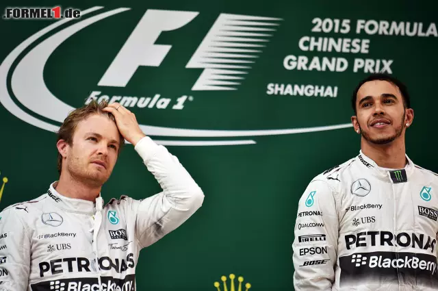 Foto zur News: Nico Rosberg und Lewis Hamilton (Mercedes AMG Petronas Formula One Team)