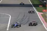 Foto zur News: Marcus Ericsson (Sauber), Pastor Maldonado (Lotus) und Max Verstappen (Toro Rosso)