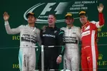 Foto zur News: Lewis Hamilton (Mercedes), Nico Rosberg (Mercedes) und Sebastian Vettel (Ferrari)