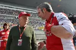 Foto zur News: Niki Lauda und Maurizio Arrivabene