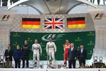 Foto zur News: Lewis Hamilton (Mercedes), Nico Rosberg (Mercedes) und Sebastian Vettel (Ferrari)