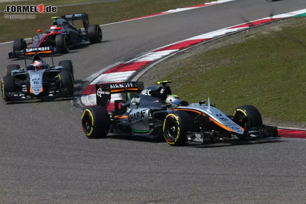 Foto zur News: Sergio Perez (Force India) und Nico Hülkenberg (Force India)