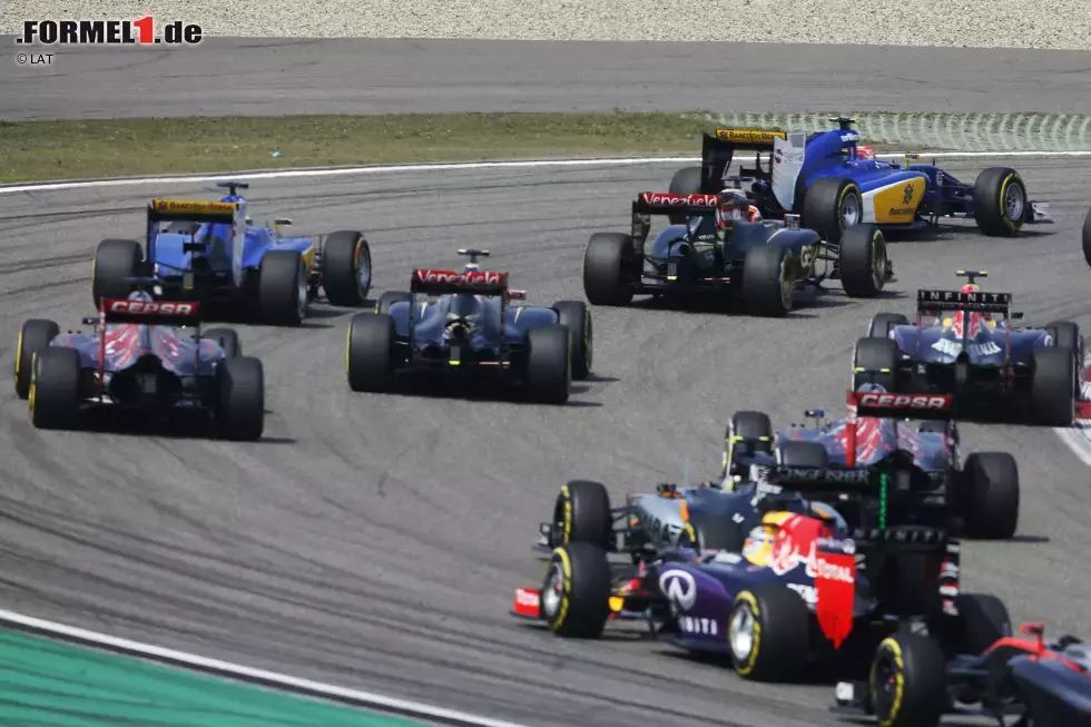 Foto zur News: Felipe Nasr (Sauber), Romain Grosjean (Lotus), Pastor Maldonado (Lotus), Marcus Ericsson (Sauber), Daniil Kwjat (Red Bull) und Max Verstappen (Toro Rosso)