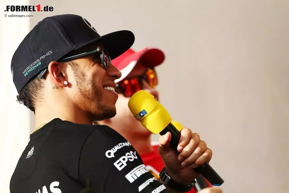 Foto zur News: Lewis Hamilton (Mercedes) und Sebastian Vettel (Ferrari)