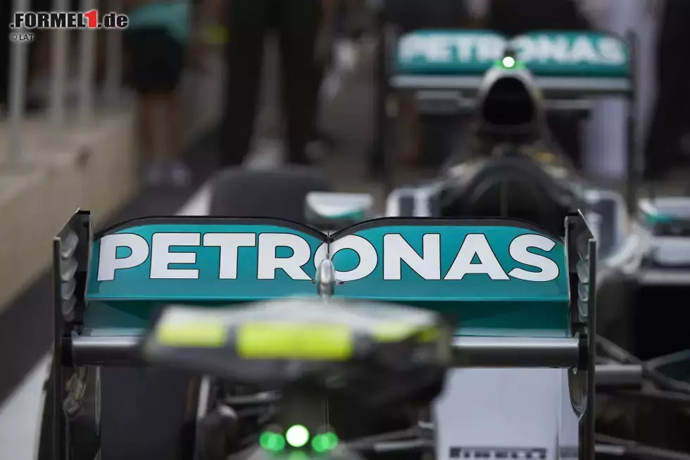 Foto zur News: Lewis Hamilton (Mercedes) und Nico Rosberg (Mercedes)