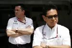 Foto zur News: Eric Boullier und Yasuhisa Arai