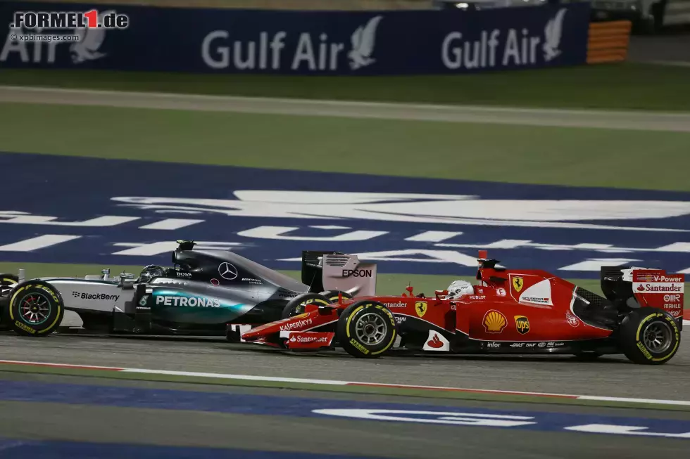 Foto zur News: Nico Rosberg (Mercedes) und Sebastian Vettel (Ferrari)