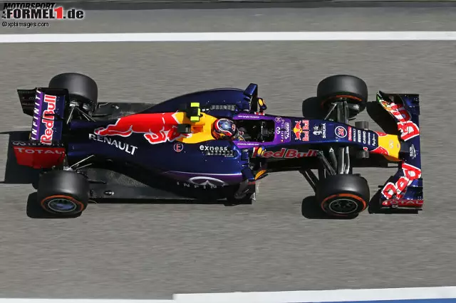 Foto zur News: Daniil Kwjat (Infiniti Red Bull Racing)