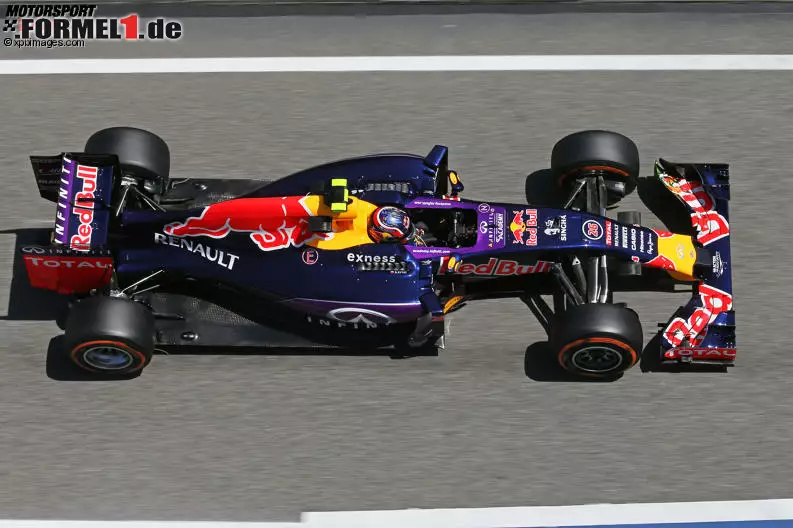 Foto zur News: Daniil Kwjat (Infiniti Red Bull Racing)